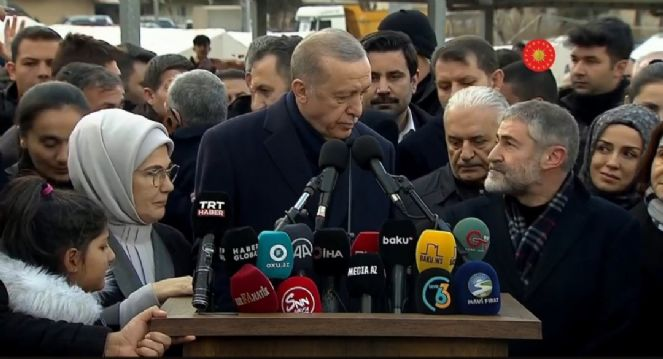 Akşener, ‘kayıp bakan Nemo’yu arıyor