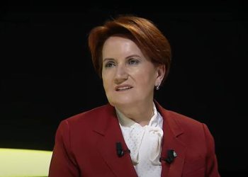 İyi Parti Genel Başkanı Meral Akşener, katıldığı canlı yayında Millet İttifakı'nın 13. Cumhurbaşkanı adayı Kemal Kılıçdaroğlu'nun, HDP ile görüşme olasılığı hakkında konuştu. "CHP, HDP ile görüşebilir bu net. Ama bize asla getiremez" diyen Akşener, "Bakanlık gibi alışveriş olması mümkün değil" ifadelerini kullandı.