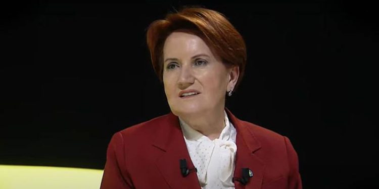 İyi Parti Genel Başkanı Meral Akşener, katıldığı canlı yayında Millet İttifakı'nın 13. Cumhurbaşkanı adayı Kemal Kılıçdaroğlu'nun, HDP ile görüşme olasılığı hakkında konuştu. "CHP, HDP ile görüşebilir bu net. Ama bize asla getiremez" diyen Akşener, "Bakanlık gibi alışveriş olması mümkün değil" ifadelerini kullandı.