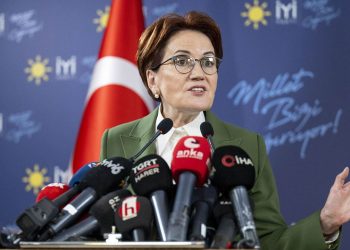 Akşener: İmamoğlu ve Yavaş'ın elini kaldırıp seçim startını vermek görevi Sayın Kılıçdaroğlu'nundur