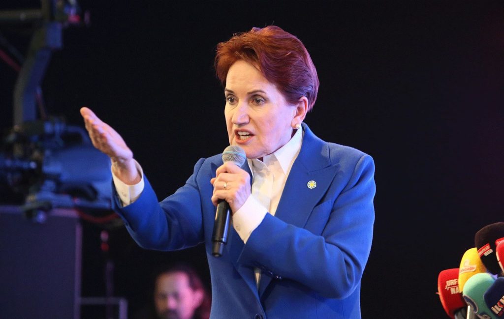 Akşener: Sayın Erdoğan, arkandan dönen dümenler karşısında bu kadar kifayetsiz olma