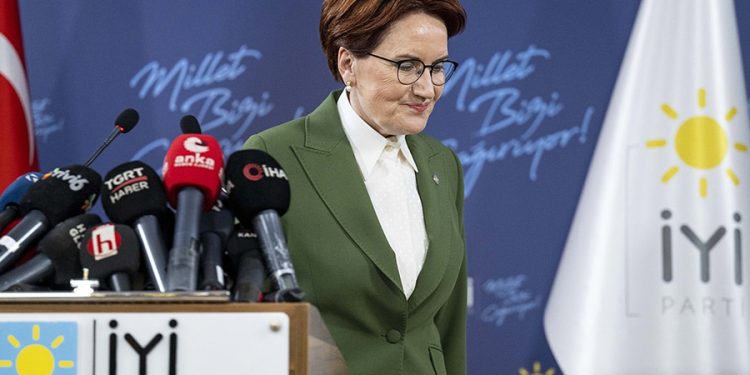 Akşener, herkesin merak ettiği o soruya böyle cevap vermiş: Neyse, ona sonra bakarız!