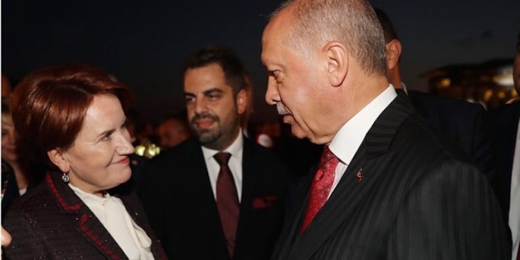 Akşener’in çıkışı Erdoğan’ı sevindirdi: Oturdular, konuştular, dağıldılar