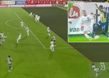 Alanyaspor-Fenerbahçe maçında kırmızı kart ve ofsayt tartışması