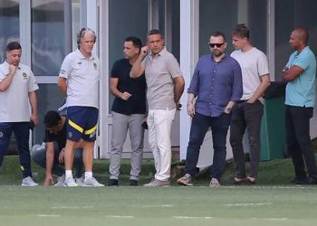 Ali Koç, Jorge Jesus ve futbolcular ile bir araya geldi