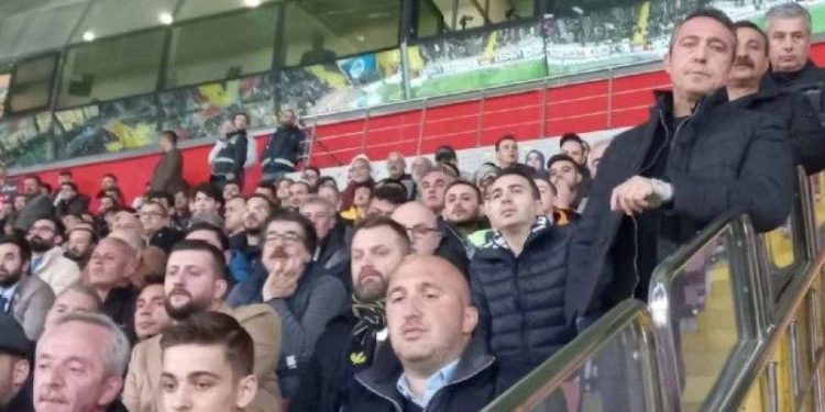 Ali Koç ve yönetimi, maçı tribünden takip etti!