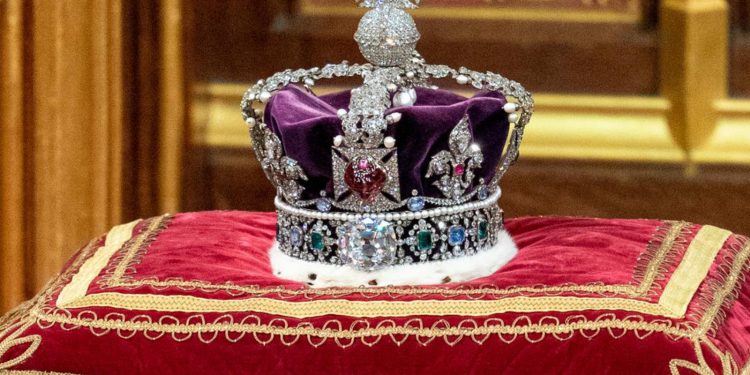 Almanların yüzde 8'i cumhurbaşkanı yerine kral istiyor