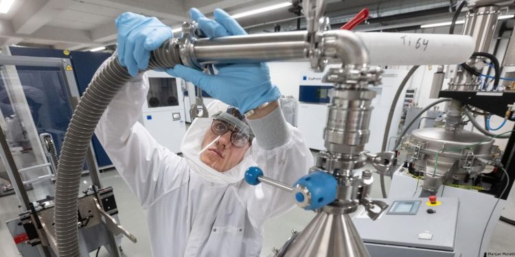 Almanya’ya iş gücü göçünü kolaylaştıran yasa kabineden geçti