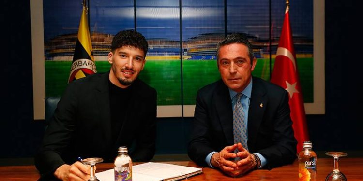 Altay Bayındır'dan 4 yıllık imza: Farklı duygular içindeyim