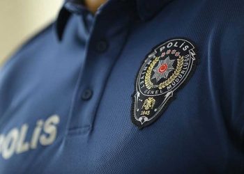 Altı polisten iki Suriyeli gence kumpas: Arabalarına uyuşturucu koydular, paralarını aldılar