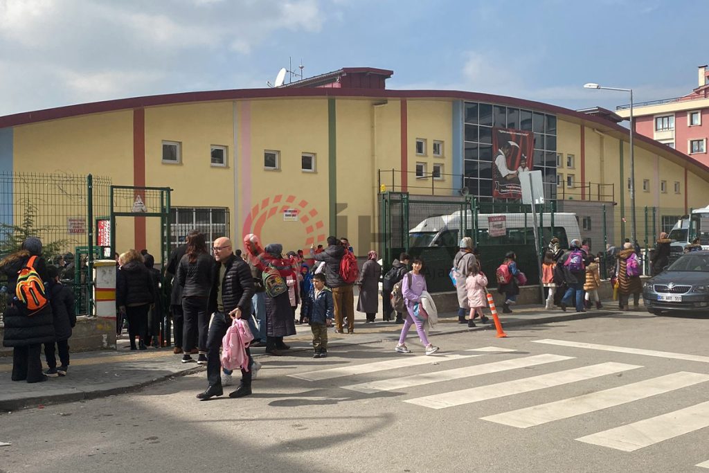 Ankara’da bir ilkokulda sinir krizi geçiren şahıs, 20 öğretmen ve öğrenciyi rehin aldı