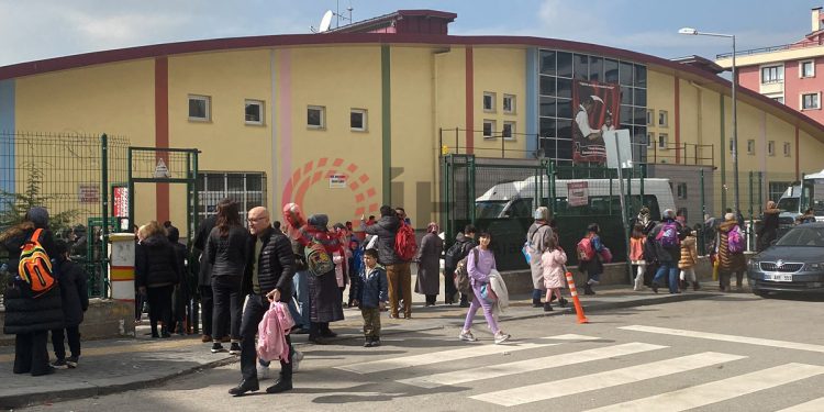 Ankara’da bir ilkokulda sinir krizi geçiren şahıs, 20 öğretmen ve öğrenciyi rehin aldı