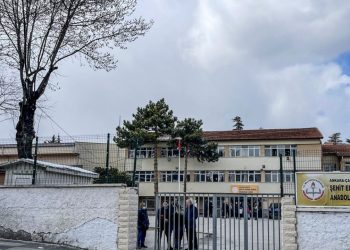 Ankara'da lisede bıçaklı saldırı: Bir öğrenci öldü, beş yaralı var