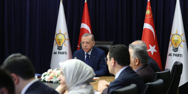 Anket sonuçları Erdoğan’ı korkuttu: Bu seçimde daha çok çalışacağız