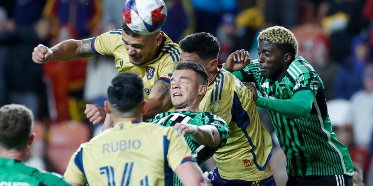 Araştırma: Futbolda kafaya çıkmak demans riskini yüzde 50 artırıyor