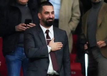 Arda Turan, depremzedeler için sahaya çıkıyor