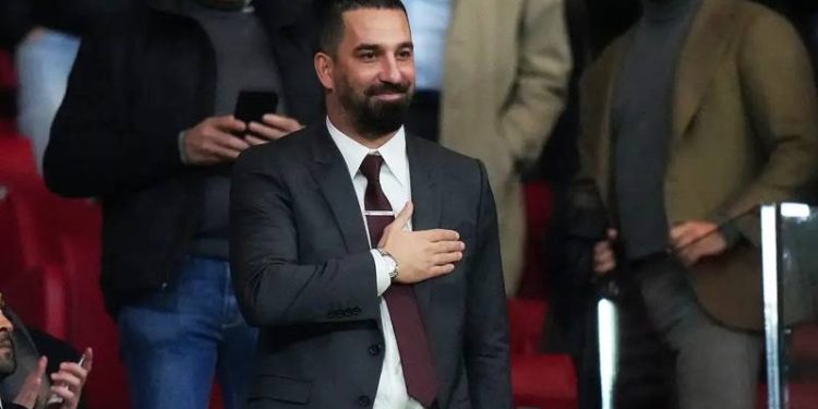 Arda Turan, depremzedeler için sahaya çıkıyor