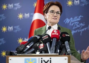 Artı Gerçek yazarları yorumladı: 'Beşli masa, HDP’nin de desteğiyle seçimi kazanır'