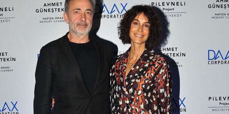 Arzum Onan’dan TRT dizisinden çıkarılan Aslantuğ’a destek: Seninle gurur duyuyorum