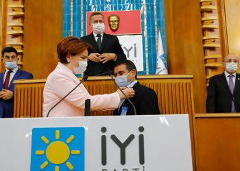 Aşık Mahzuni Şerif’in oğlu Emrah Mahzuni, İYİ Parti’den istifa etti