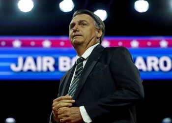 Aşırı sağcı Bolsonaro ülkesine dönüyor