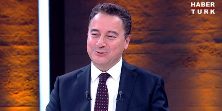 Babacan: Parlamenter sisteme geçtikten sonra istifa etmesinde mutabık kaldık