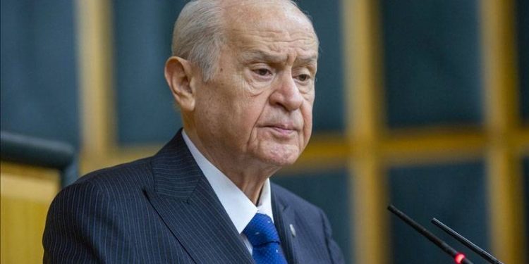 MHP Genel Başkanı Devlet Bahçeli, Bursaspor taraftarlarının Amedspor karşılaşmasında futbolculara yönelik saldırılarını gündeme getirdi.