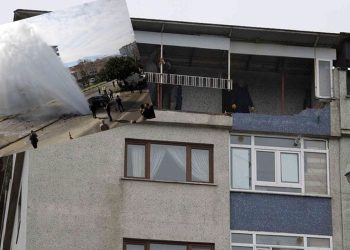 Basınçlı suyun ulaştığı binada faciayı korkuluklar önlemiş