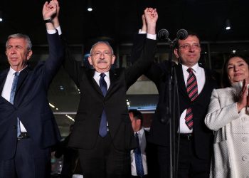 Belediye başkanları görevlerini hemen bırakacak mı?