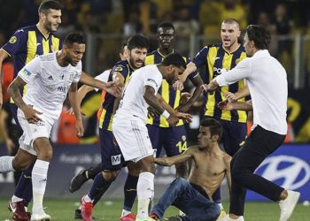 Beşiktaşlı futbolculara saldıran sanığa hapis cezası!