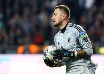 Beşiktaş'ta Mert Günok tecrübesini gösterdi