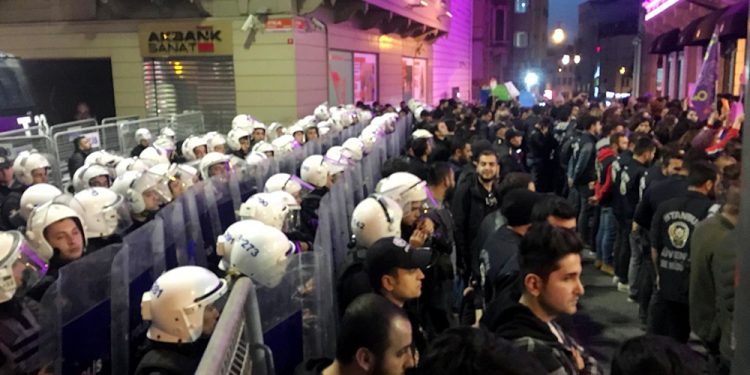 Beyoğlu Kaymakamlığı, İstanbul Feminist Gece Yürüyüşü’nü ‘toplumsal huzur’ gerekçesiyle yasakladı