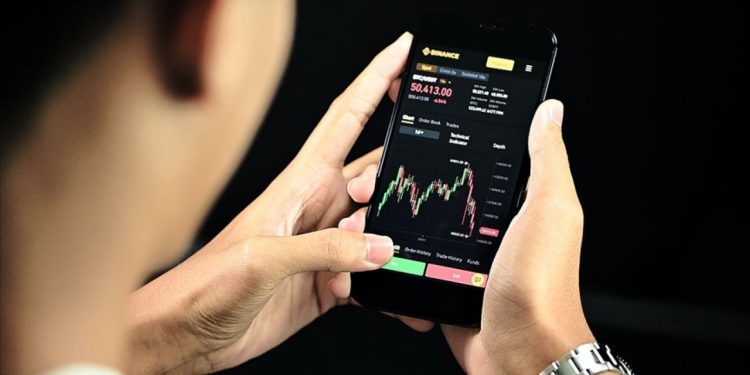 Binance spot işlemlerini geçici olarak askıya aldı