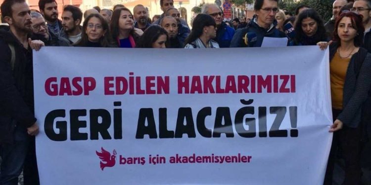 Birçok barış akademisyeni için yargıdan olumlu karar