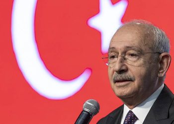 Bloomberg’e konuşan konuyla bağlantılı kaynaklar, HDP’nin 14 Mayıs cumhurbaşkanlığı seçiminde Millet İttifakı’nın 13. Cumhurbaşkanı adayı Kemal Kılıçdaroğlu’na destek vermeye hazırlandığını söyledi.