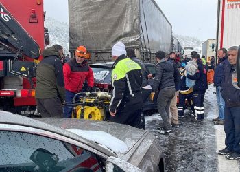 Bolu'da 58 aracın karıştığı zincirleme kaza: Ankara istikameti ulaşıma kapandı