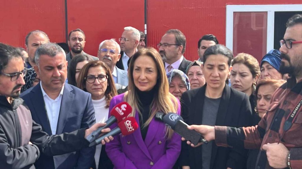 CHP Kadın Kolları Genel Başkanı Nazlıaka: ‘Hepimizin özgür olduğu bir düzen kurmak için geliyoruz’