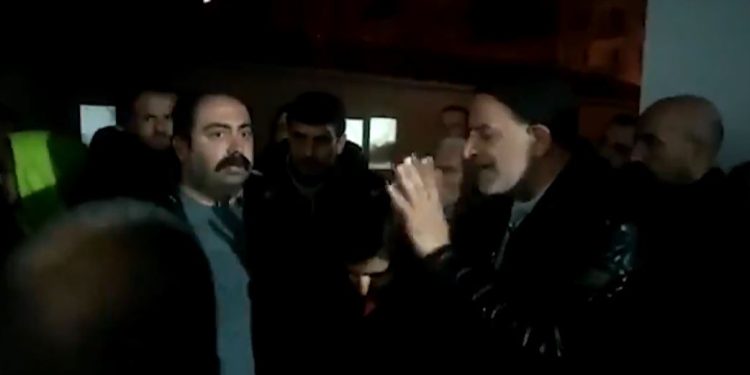 CHP Malatya İl Başkanı Yıldız’a yumruklu saldırı: Siz Allah bilir misiniz lan!