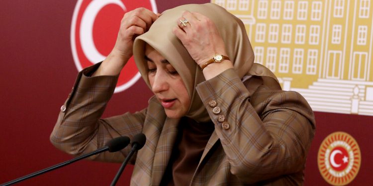 CHP’li Emir’den AKP’li Zengin’e destek: İfade hürriyetinden yana olmak bize düştü