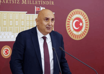 CHP'li Özkoç aday olmayacağını açıkladı: Grup başkanvekili olarak son toplantısını yaptı