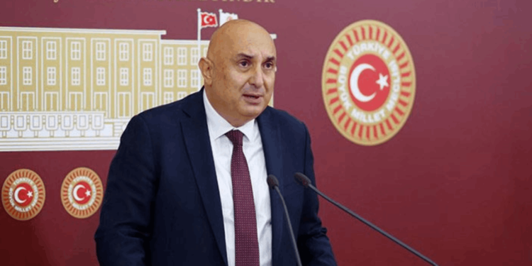 CHP'li Özkoç aday olmayacağını açıkladı: Grup başkanvekili olarak son toplantısını yaptı