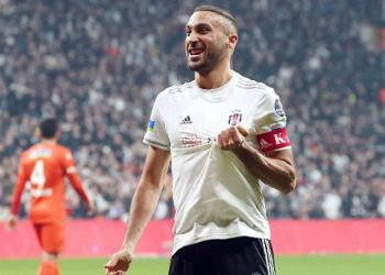 Cenk Tosun'dan transfer teklifine yanıt!