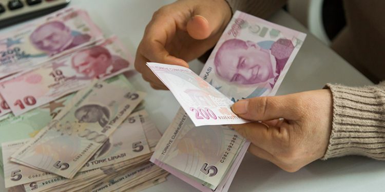 Cumhurbaşkanı ve AKP Genel Başkanı Recep Tayyip Erdoğan, asgari ücrete temmuzda ara zam yapılacağını söyledi.