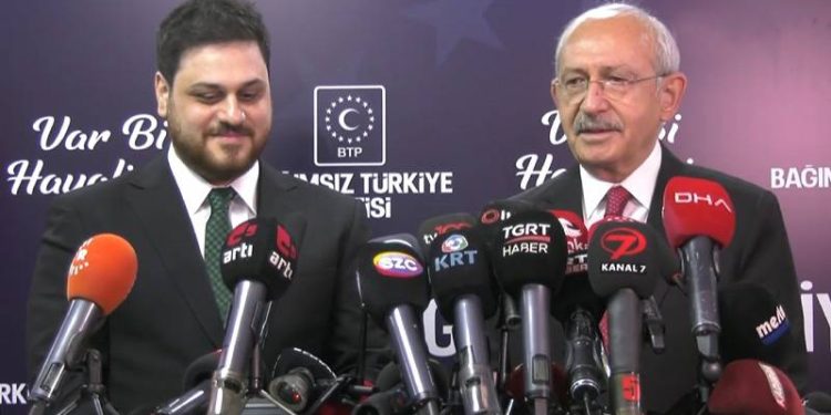 Millet İttifakı Cumhurbaşkanı Adayı ve CHP Genel Başkanı Kemal Kılıçdaroğlu, Bağımsız Türkiye Partisi’ni (BTP) ziyaret etti. BTP Genel Başkanı Hüseyin Baş’la görüşen Kılıçdaroğlu, “Devlette liyakatten ekonomiye, üniversitelerden depreme kadar, depremde yaşananlara kadar pek çok konu hakkında karşılıklı düşüncelerimizi ifade ettik” dedi.