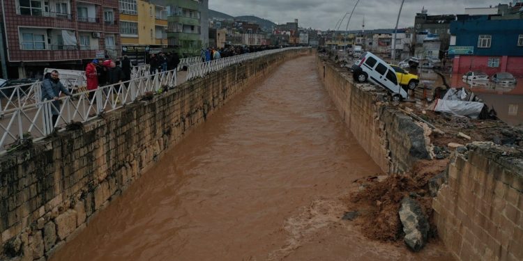 Deprem bölgesi için kuvvetli yağış uyarısı