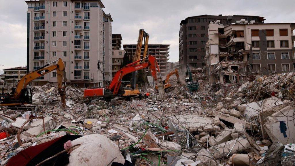 Deprem bölgesinde dört il için 'kademeli eğitim' kararı