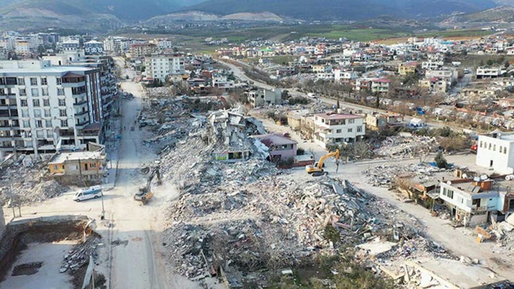 Deprem bölgesinden çekilen dron görüntüleri yayımlandı