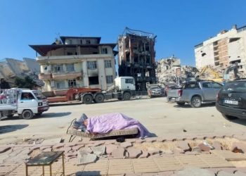 Kahramanmaraş merkezli depremlerin vurduğu Hatay'da içme suyuna erişimdeki sorun devam ediyor. Türkiye İşçi Partisi Hatay temsilciliğinden yapılan açıklamada, "Hatay’da temiz içme suyuna erişimde yaşanan sorun büyümeye devam ediyor." denildi.