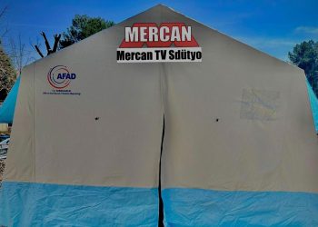 Depremde hasar gören televizyon kanalı çadırdan yayın yapıyor