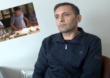 Depremde ölen oğlunun telefonunu iade etmek için para istediler